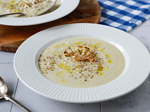 Květákový krém s parmazánem