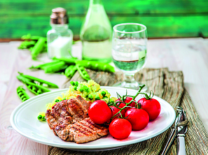 Kotlety s rajčaty a bramborami