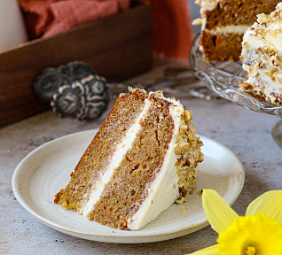 Mrkvový dort se sýrovým krémem
